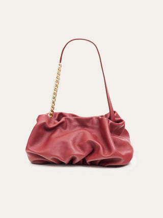 Bolso Carmen en burdeos — piel de vacuno fruncida hecha a mano en España — Valentina Rivera Madrid