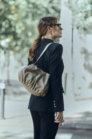 Carmen en Taupe | Piel Granulada