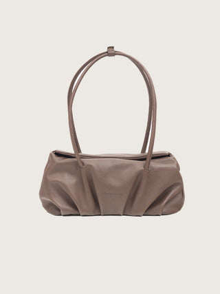 Bolso Leonor en chocolate — piel de vacuno fruncida hecha a mano en España — Valentina Rivera Madrid
